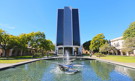 TopUnis Robert_A._Millikan_Memorial_Library_at_Caltech