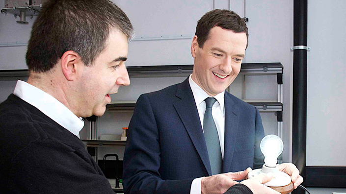 Graphene light bulb_NGIUniversity of Manchester (Credit: University of Manchester/ NGI)