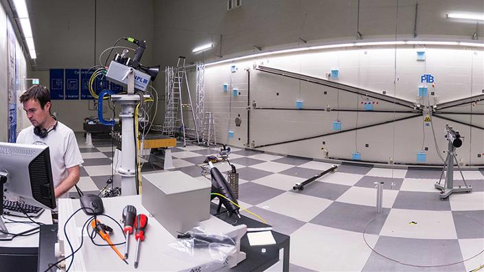 Prototype divergent beam Frequency Scanning Interferometry system being demonstrated at the National Physical Laboratory