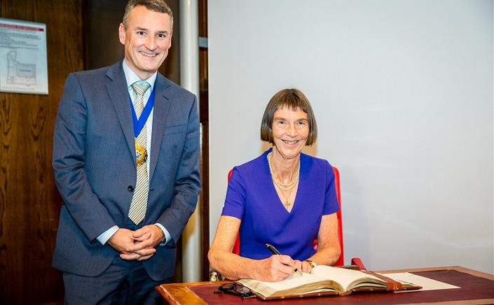 Dame Sue Ion signing the Honorary Fellows’ Book