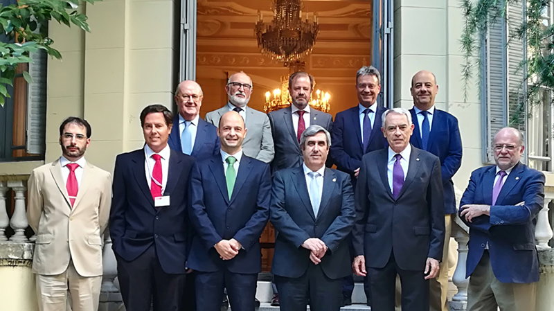 front row left to right - Miguel San Martin - Member IMechE, Javier Rubio Barragan - Iberia Group Vice Chair, José Maria Garteiz- Iberia Group Chair, Miguel Ireberri, Presidente AIPE (centre)  Baldomero Segura, Vicepresidente AIPE (far right)