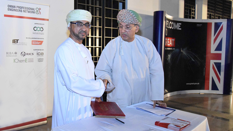 Eng Khamis Al Souli, Chairman of Oman Society of Engineers (left) Dr Sadiq Al Muscati Chairman of OPEN's Steering Committee (right)