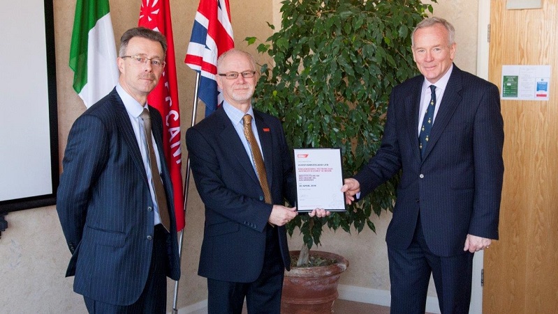 Pictured (left to right) Mike Overd, President Richard Folkson and John Ponsonby