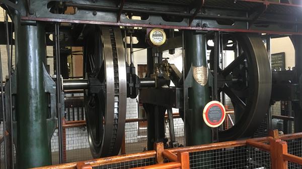 Worth Mackenzie engine 2 800 Worth Mackenzie Engine