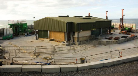 Centre of operations: Raised working platform above the shaft Article image