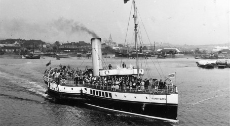 Medway Queen was built in 1924 and she took part in Dunkirk evacuations Article image